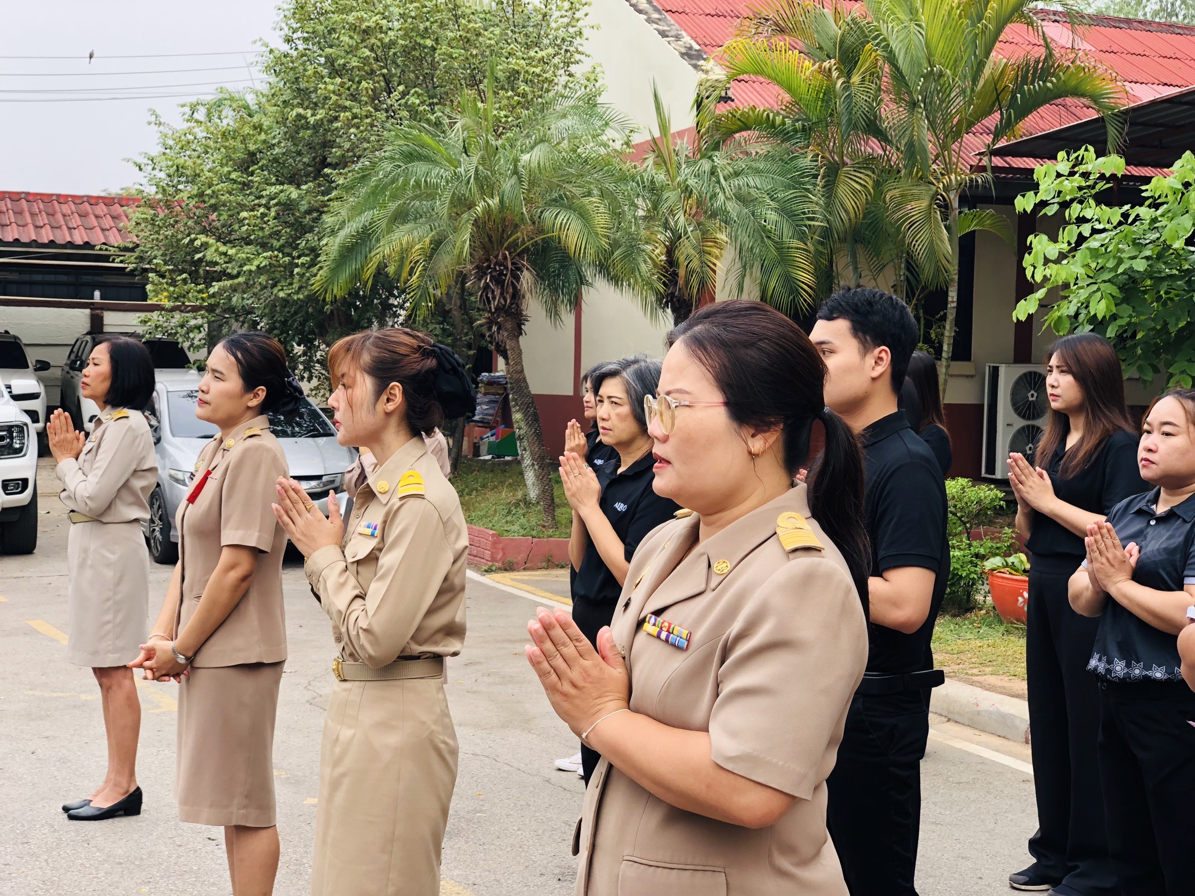 title - ส.ป.ก. อุดรธานี จัดกิจกรรมสร้างเสริมคุณธรรม นำข้าราชการสวดมนต์และร้องเพลงจำขึ้นใจ น้อมรำลึกหน้าที่ข้าราชการที่ดี